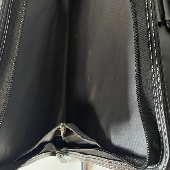 Samsonite 1910 Soft Vegan Leather Messenger Briefcase - Picture 11 of 11